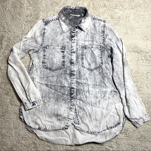 Soft surroundings grey acid washed button shirt S
